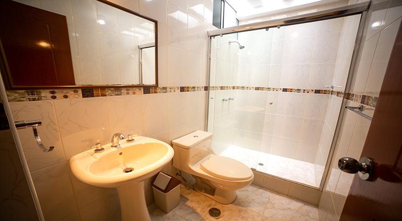 VENTA DE CASA DE 3 PISOS EN URB. LOS FICUS - PIMENTEL